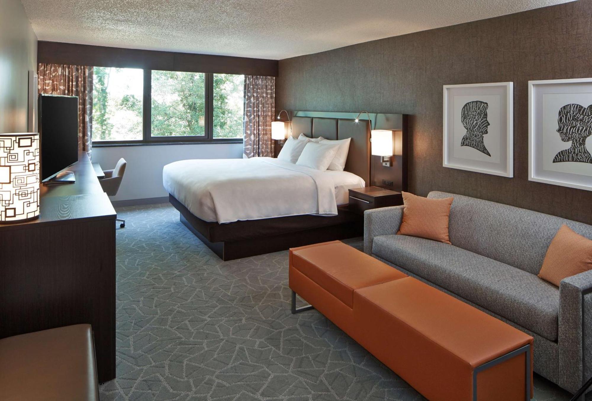 Отель Doubletree By Hilton Atlanta Perimeter Данвуди Экстерьер фото