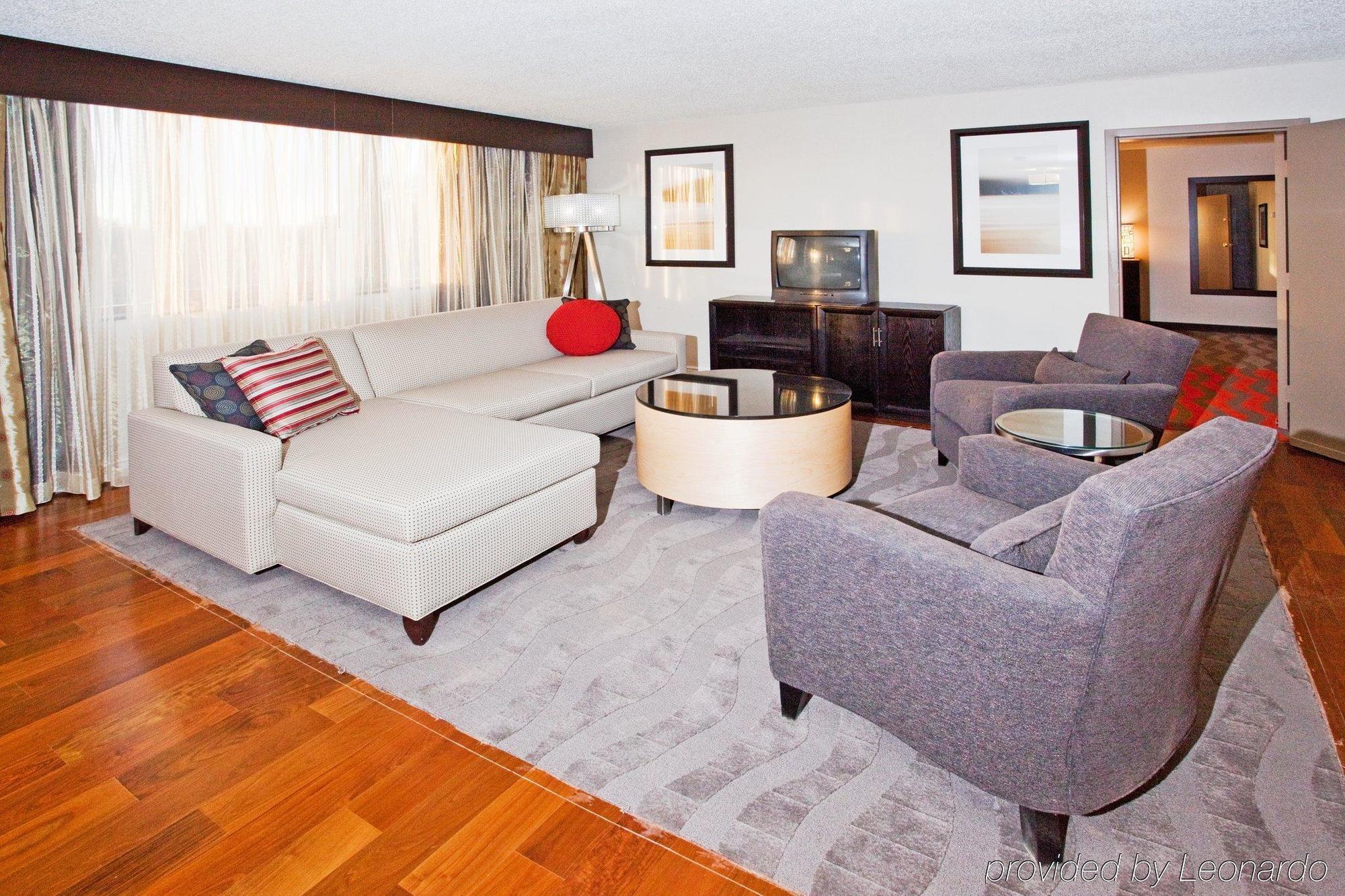 Отель Doubletree By Hilton Atlanta Perimeter Данвуди Номер фото