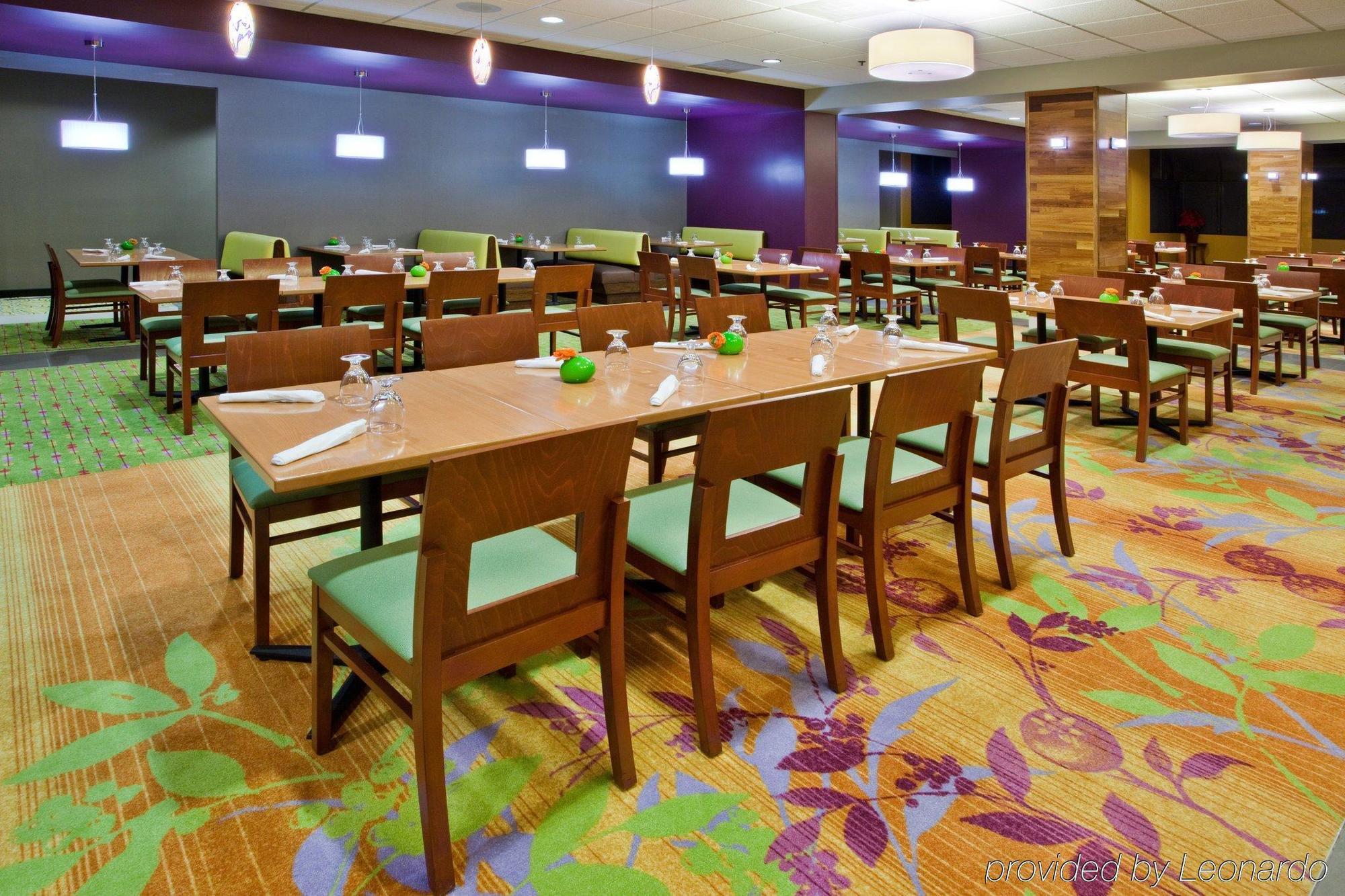 Отель Doubletree By Hilton Atlanta Perimeter Данвуди Ресторан фото