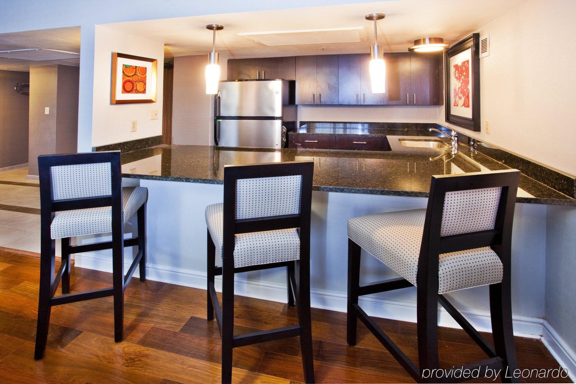 Отель Doubletree By Hilton Atlanta Perimeter Данвуди Номер фото