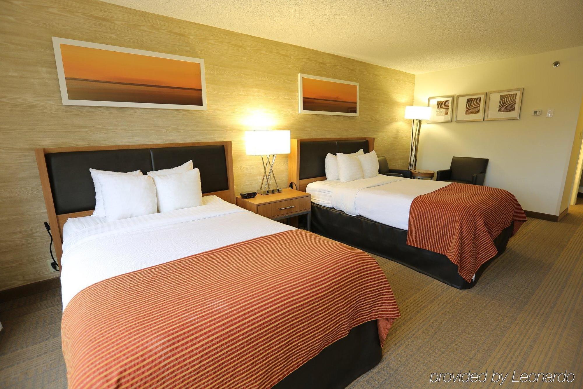 Отель Doubletree By Hilton Atlanta Perimeter Данвуди Экстерьер фото