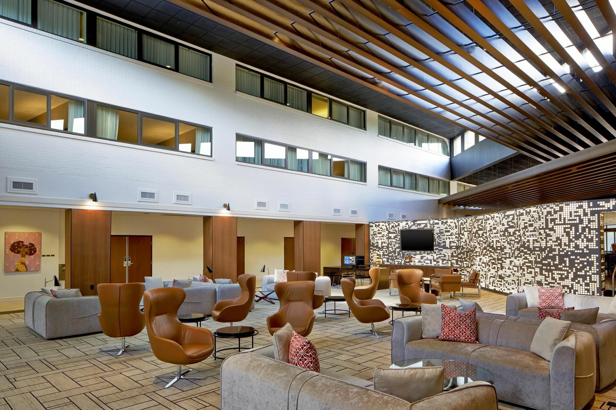 Отель Doubletree By Hilton Atlanta Perimeter Данвуди Экстерьер фото